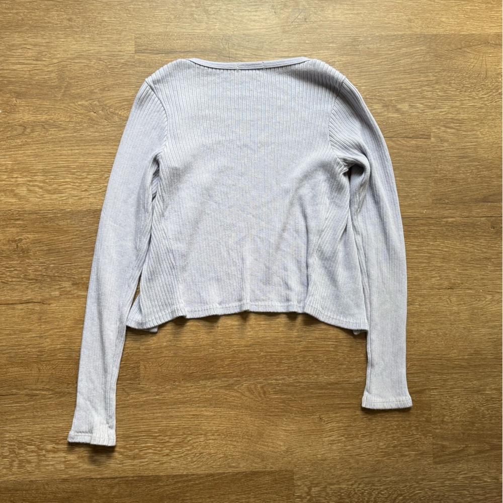 Brandy Melville Light Purple Button-Up Cardigan - Picture 2 of 3
